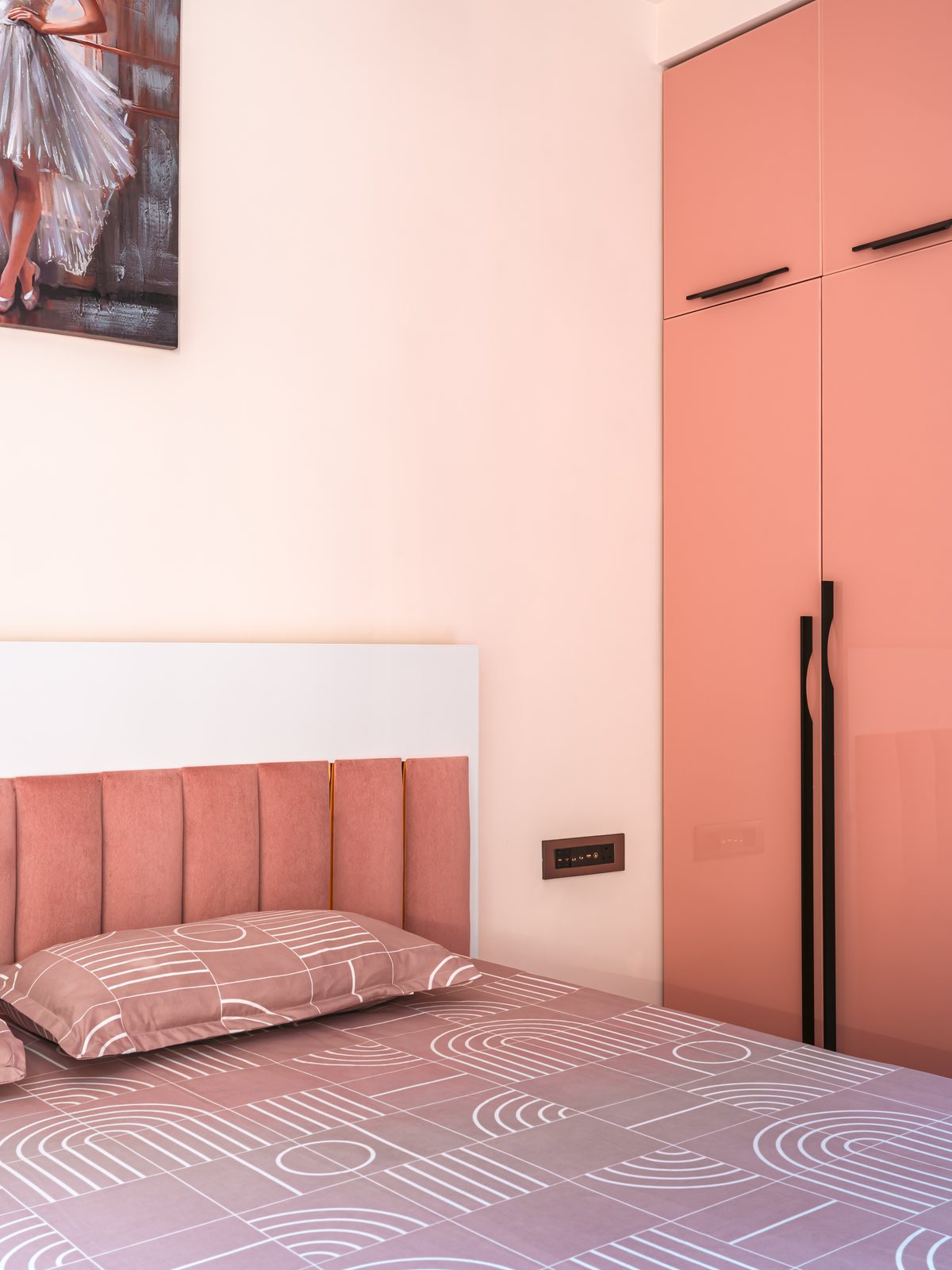A close view of the headboard wall.